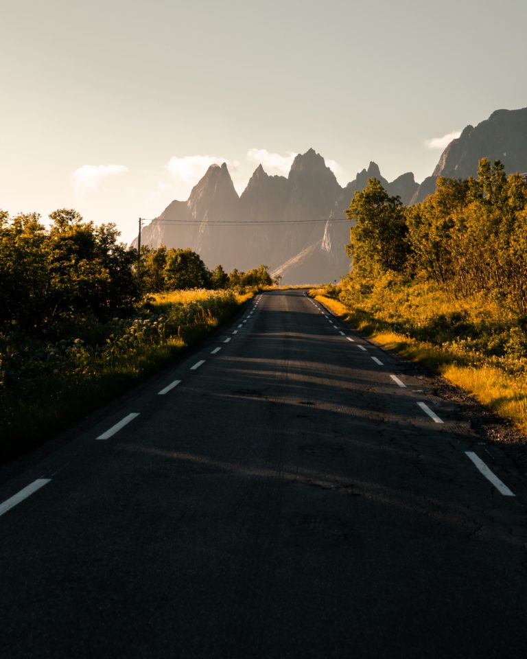 Senja has beautiful drives © Tobias Bjørkli