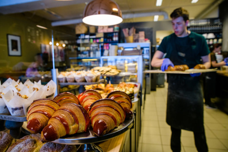 Det må etterfylles med croissanter...og det forstår man jo © Lars Åke Andersen