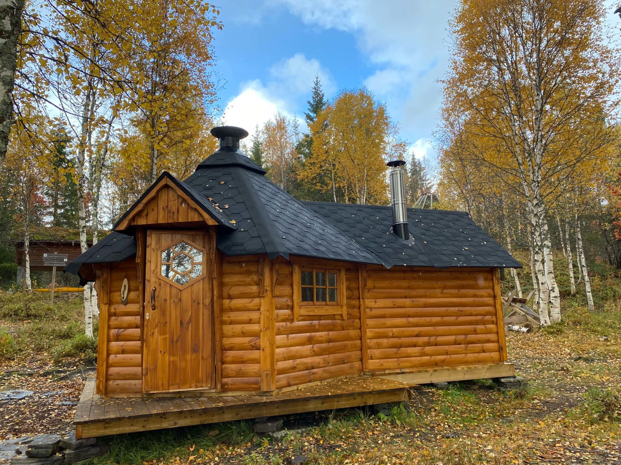 Sauna in autumn colours © Marit Valla