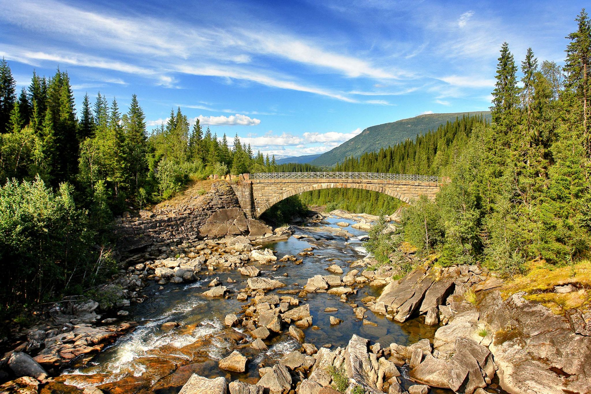 The Sjøfors Bridge (Sjøforsbrua) was built in 1905 © Fabrice Milochau