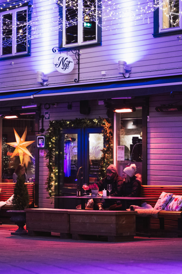 A spritz, a fag and a chat © Marie Nystad Helgesen