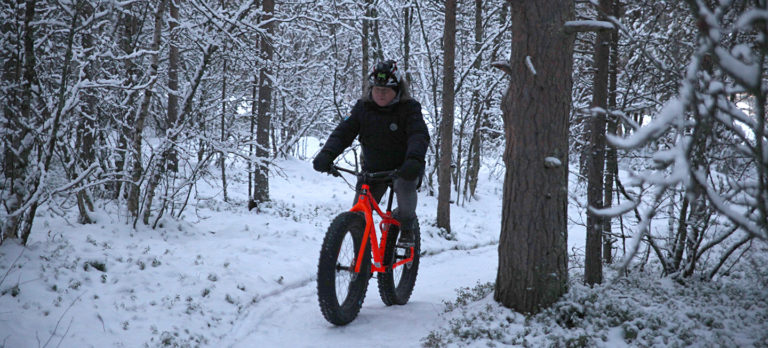 På nedsnødde stier på fatbike @ Bjørn-Owe Holmberg