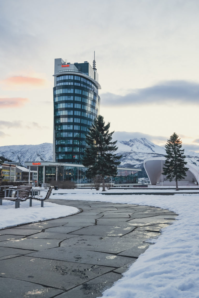 The highest building in Narvik is the hotel, with a panorama sky bar on top. ©Marie Nystad / www.nordnorge.dev09.dekodes.no