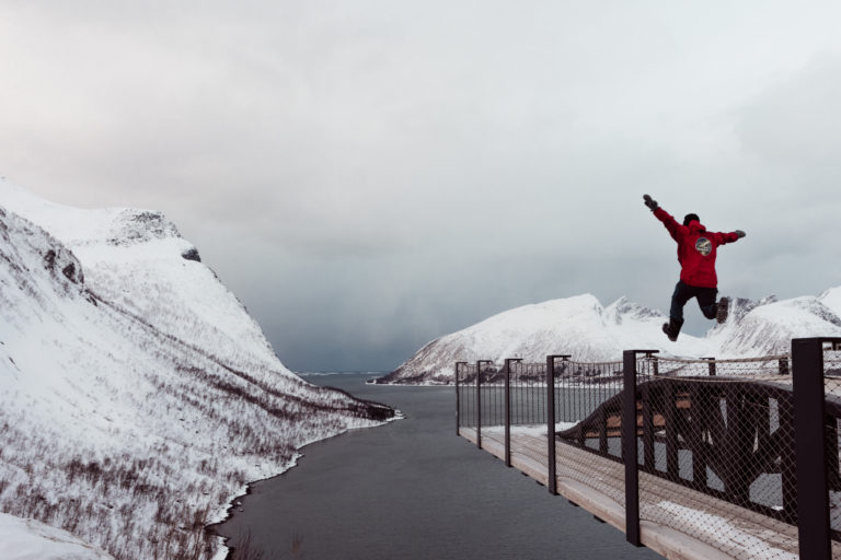 The perfect spot to enjoy the view and an evening of Northern Lights. © Marie Nystad