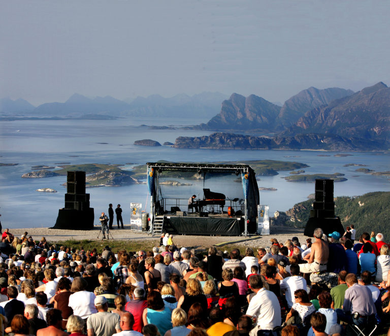 Konsert på Keiservarden i Bodø med pianist Leif Ove Andsnes. Foto: Bjørn Erik Olsen / nordnorge.dev09.dekodes.no