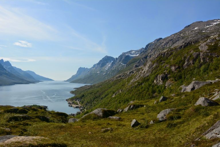 View from going up to Mount Buren towards the west and the ocean © Knut Hansvold