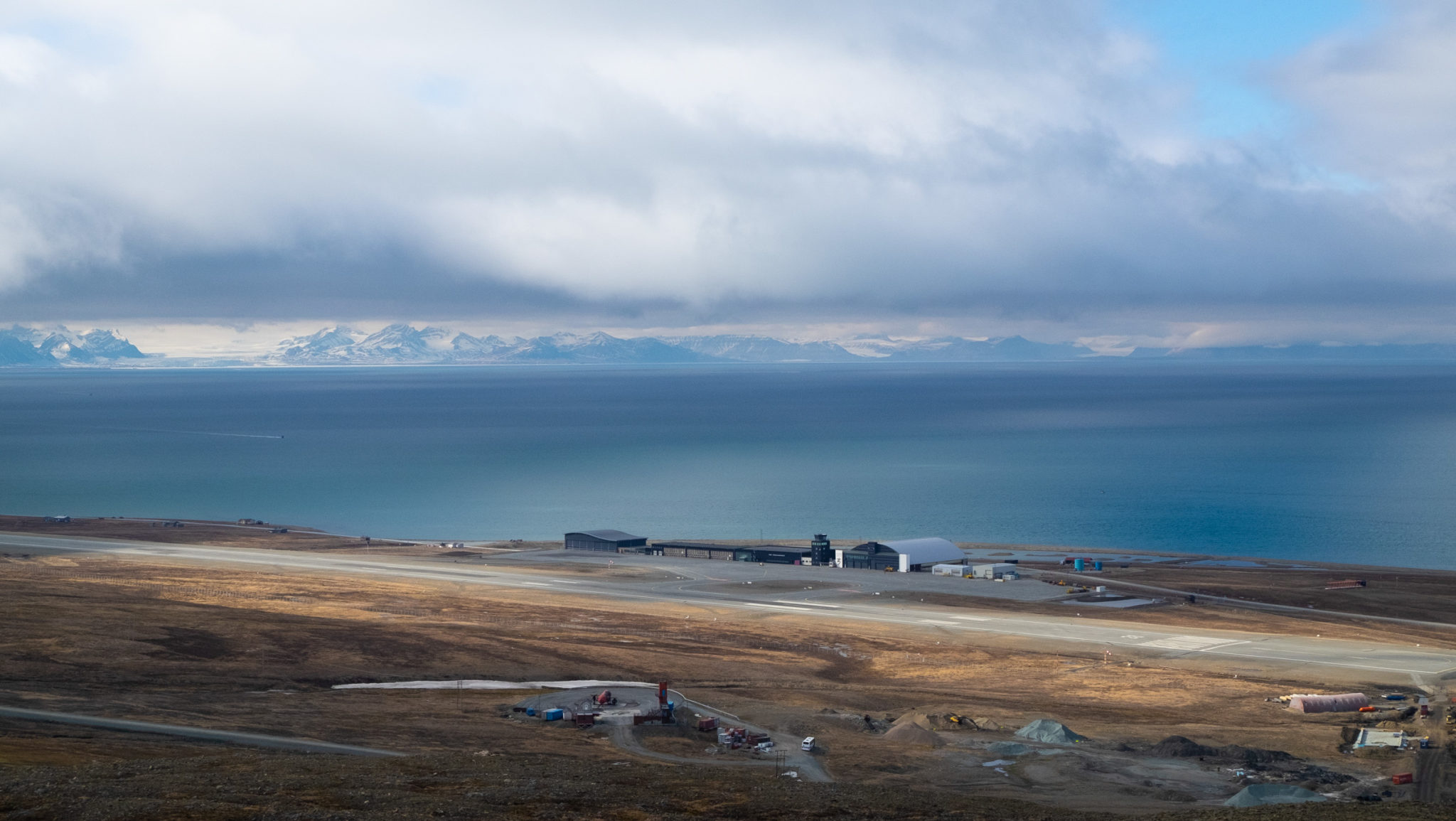 Svalbard Airport is the world's northernmost airport with scheduled flights. From here, you can fly to Tromsø or Oslo litterally every day all year © Visit Svalbard