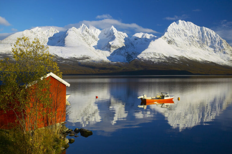 Late Autumn at lake Jegervatn © Bård Løken