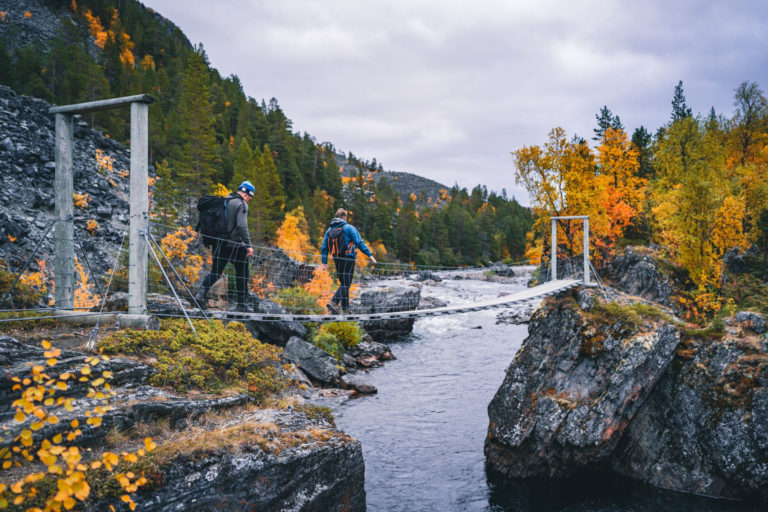 Into the Reisadalen valley as the autumn colours are at their strongest © Petr Pavlíček / Visit Lyngenfjord