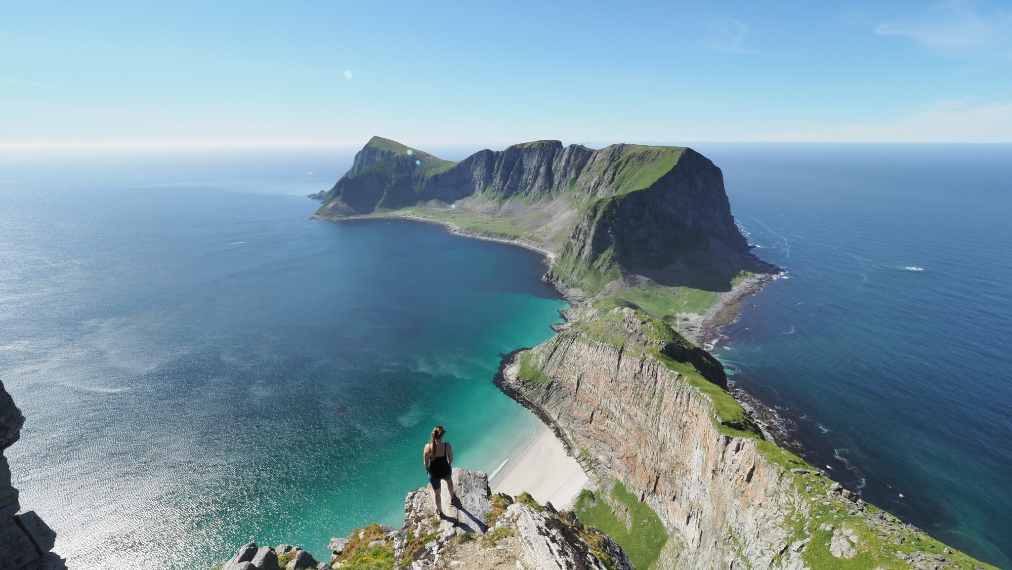 Puinn Sand (Værøy beach) and Måstadfjellet, seen from Håen. Photo: Jan Harald Finstad