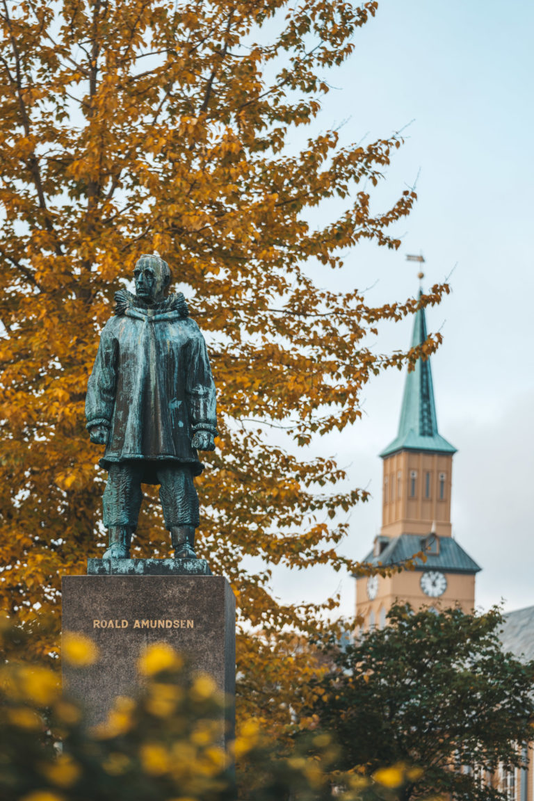Roald Amundsen and cottonwood trees in October © Jensenmedia
