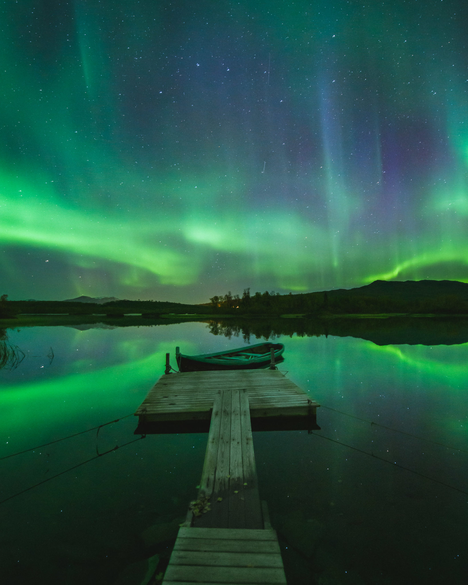 Lake on Senja Island © Steffen Fossbakk IG seffis
