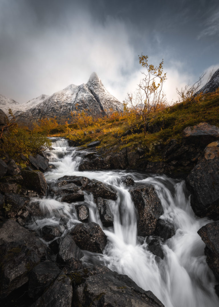 Klare Bäche im Herbst auf der Insel Senja © Kristoffer Vangen
