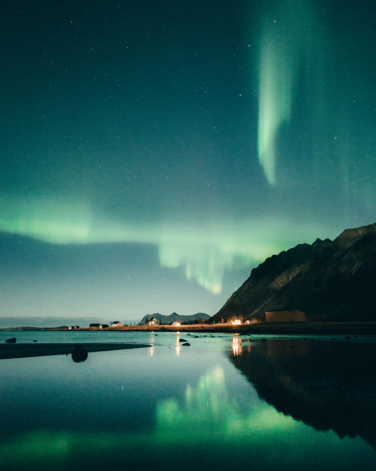 The Senja Coast and the Northern Lights © Steffen Fossbakk IG seffis