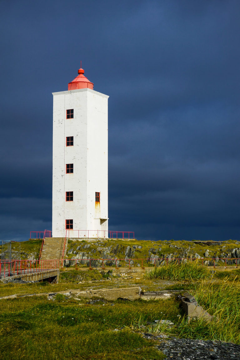 Kjølnes fyr er lett å besøke med bil, man kan kjøre helt ned til fyret fra veien © Katelin Pell