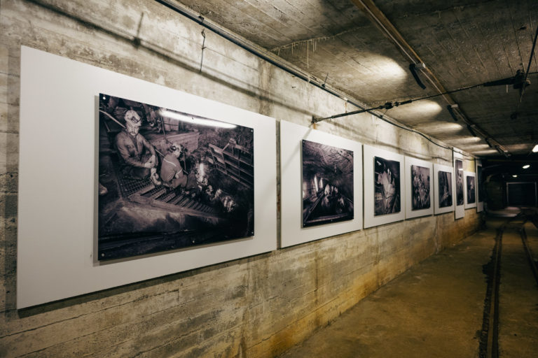 "Siste skift" er navnet på fotoutstillingen, bildene er nemlig tatt under siste skift før gruva ble lagt ned i 1991. Sulitjelma gruvemuseum  © Marie Nystad Helgesen