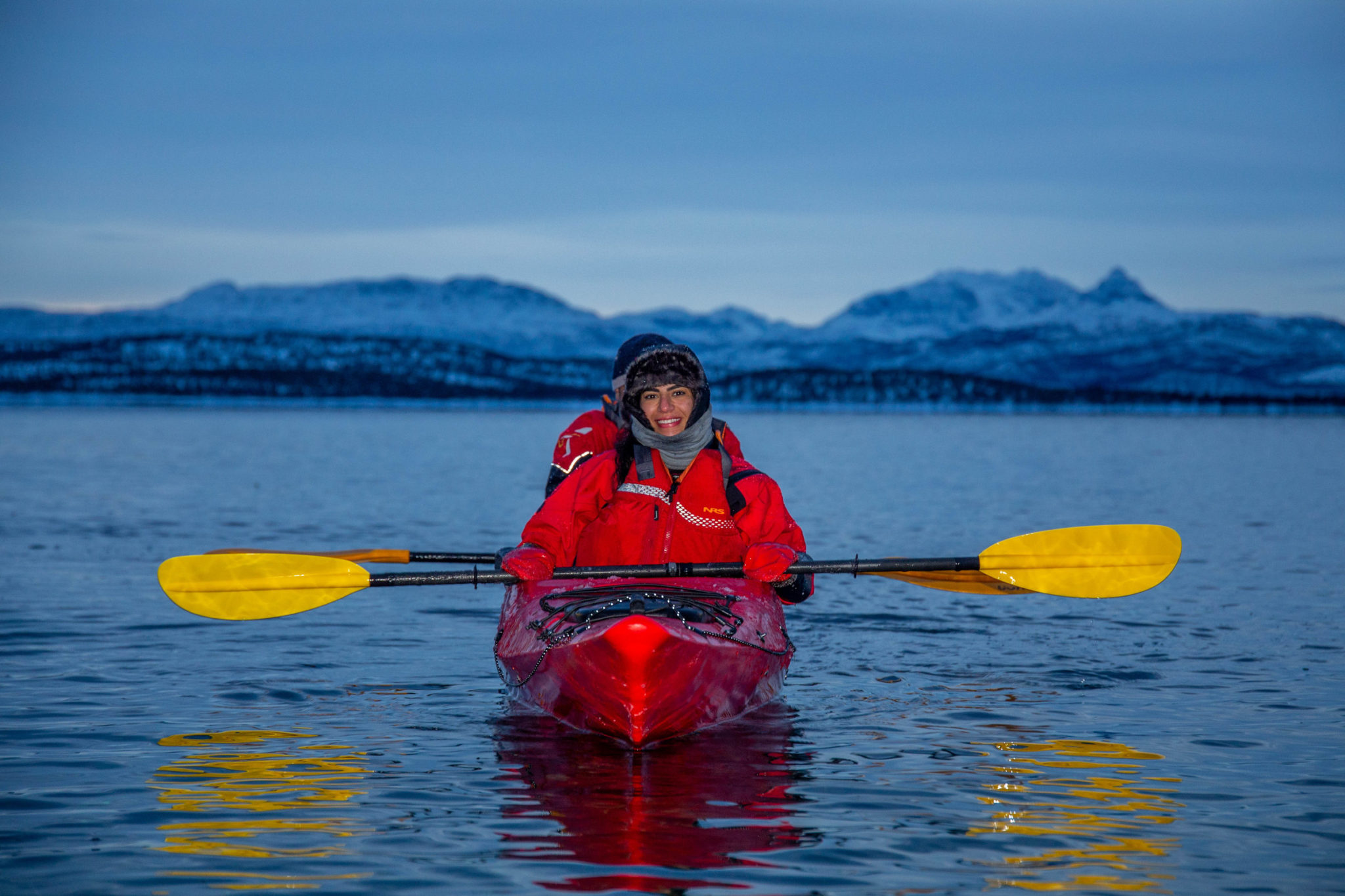 Polar night kayaking in Tranøybotn, Senja © Norwegian Wild