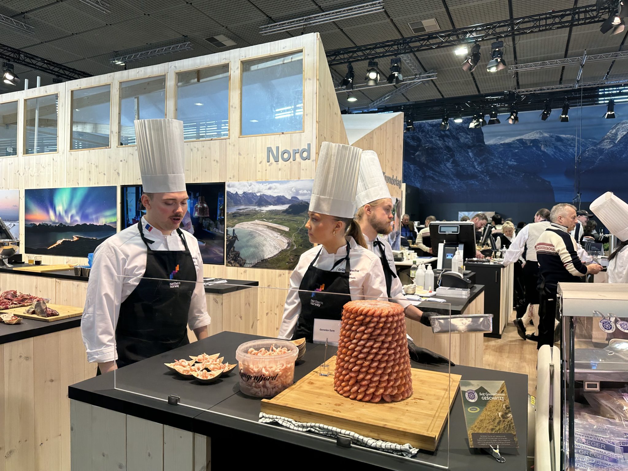 Unsere Köche und Auszubildenden am Nordnorwegen-Stand während der Grune Woche 2024 (IGW). Foto: Olga Philippenko / nordnorge.dev09.dekodes.no