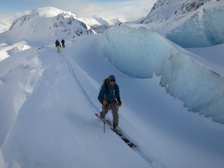 Alpine skitouring in Lyngen. Photo: Mikal Nerberg / Lyngenguide