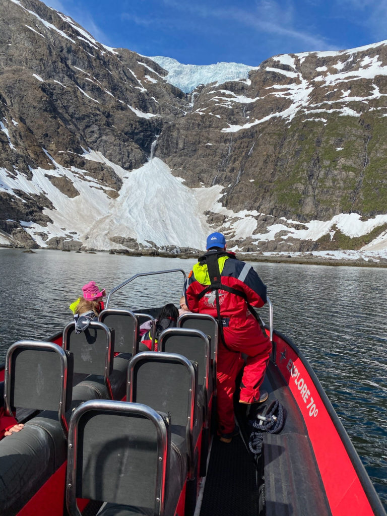 When the boat approaches the glacier, the engine is turned off © Explore 70 Degrees