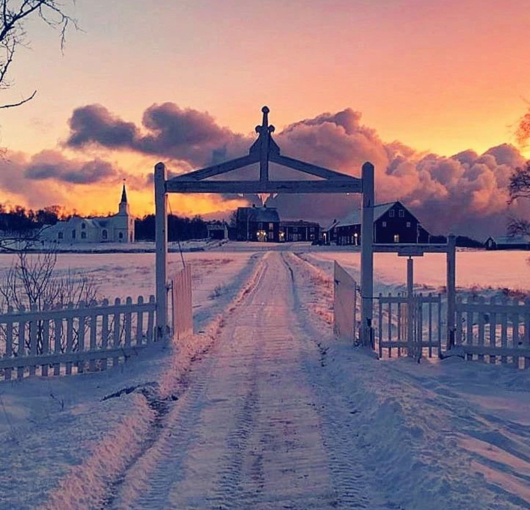 Winter light over Tranøy vicarage © Sissel Hole