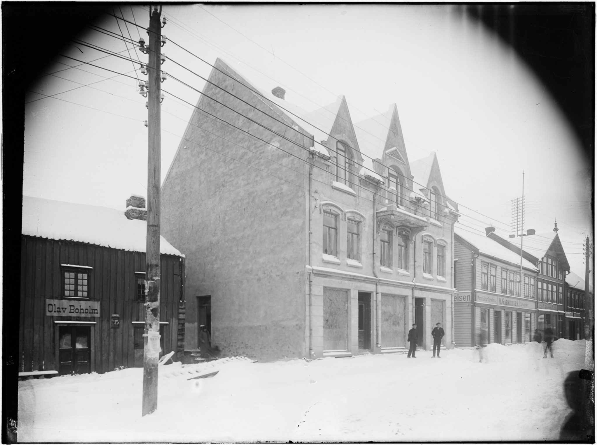 The sporting goods store owned by Olav Boholm, which was demolished to make way for Verdensteatret. The photo was taken in 1912. © fotoarkiv@perspektivet.no.