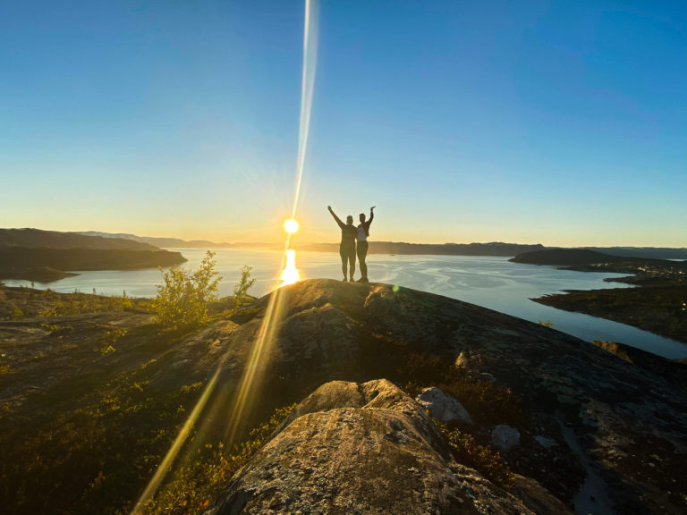 Hjemmelufttoppen i midnattssol. Foto: Karianne Engelien-Anti/Visit Alta